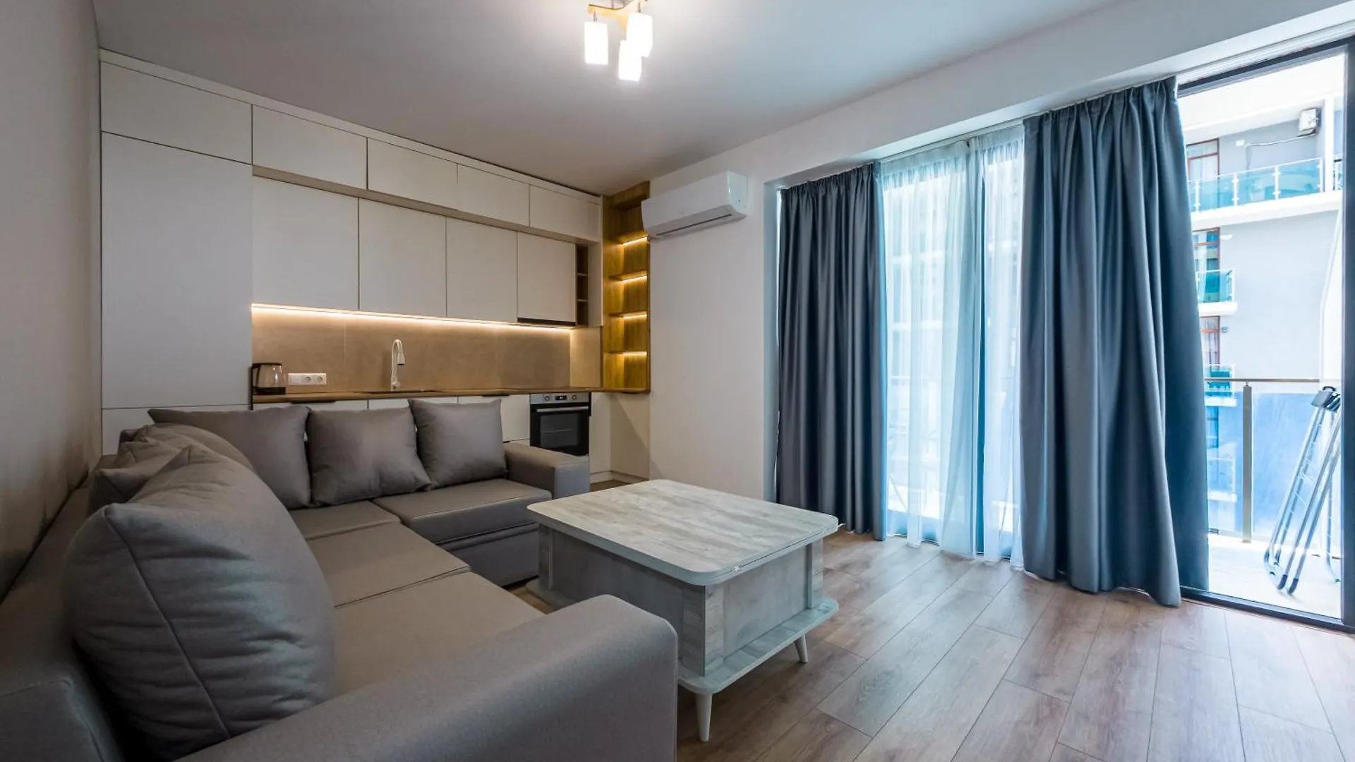 Sea View Batumi Apart-Hotel
